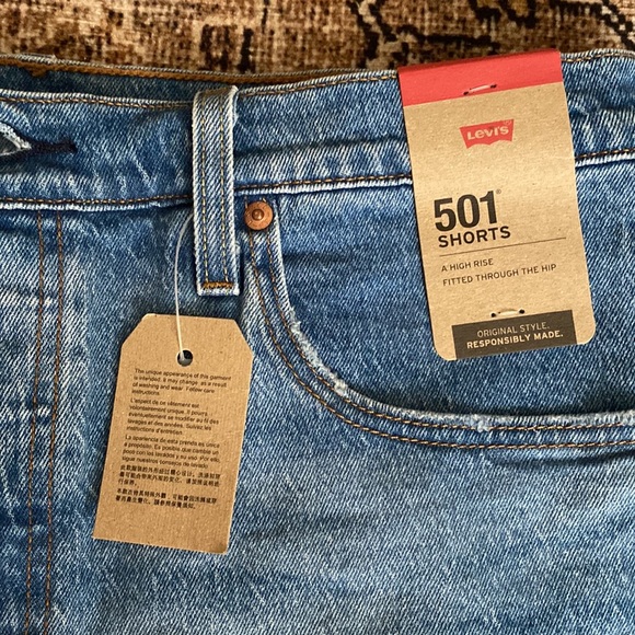 Levi 501 denim shorts - Picture 2 of 6